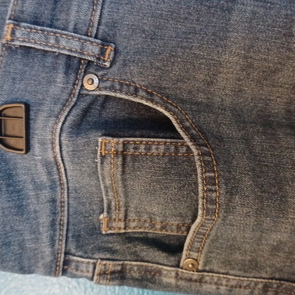 Style& Co denim Capri size 12. Cuffed bottom. New condition - Picture 4 of 9